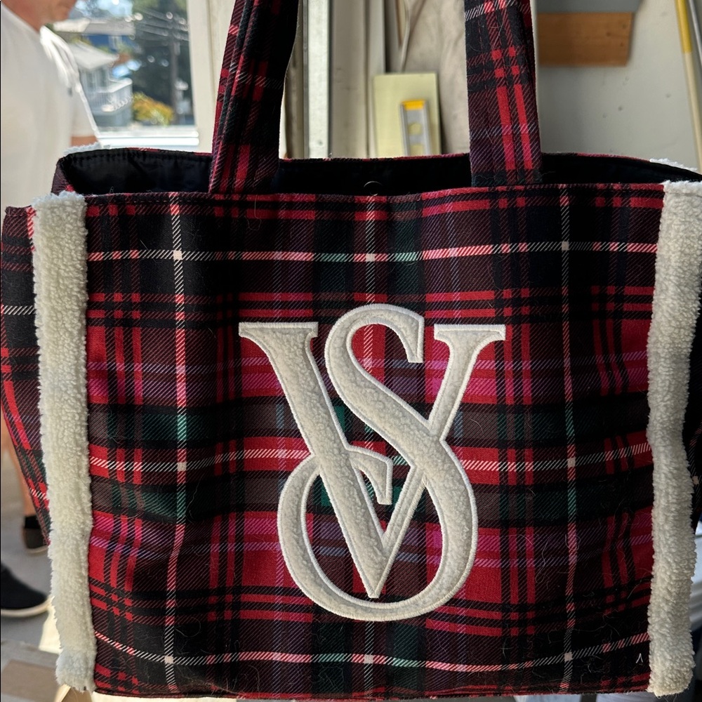 Fanel and Cozy material VS Bag/Tote